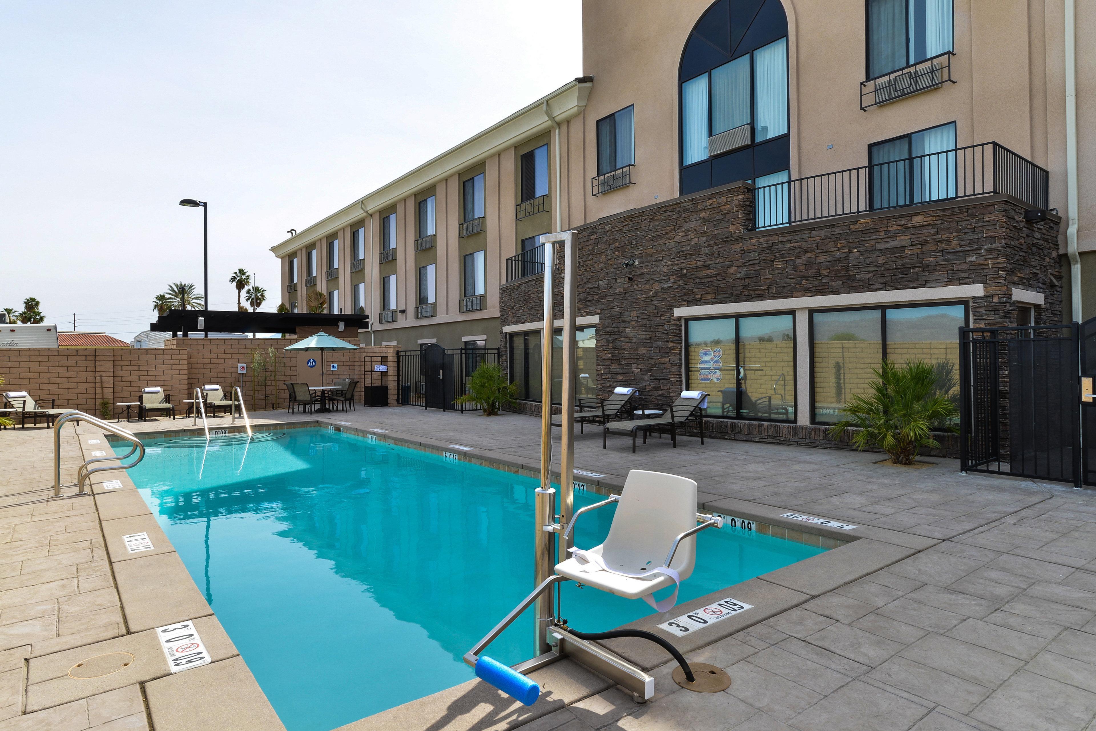 Express & - Coachella Valley By Ihg Hotel