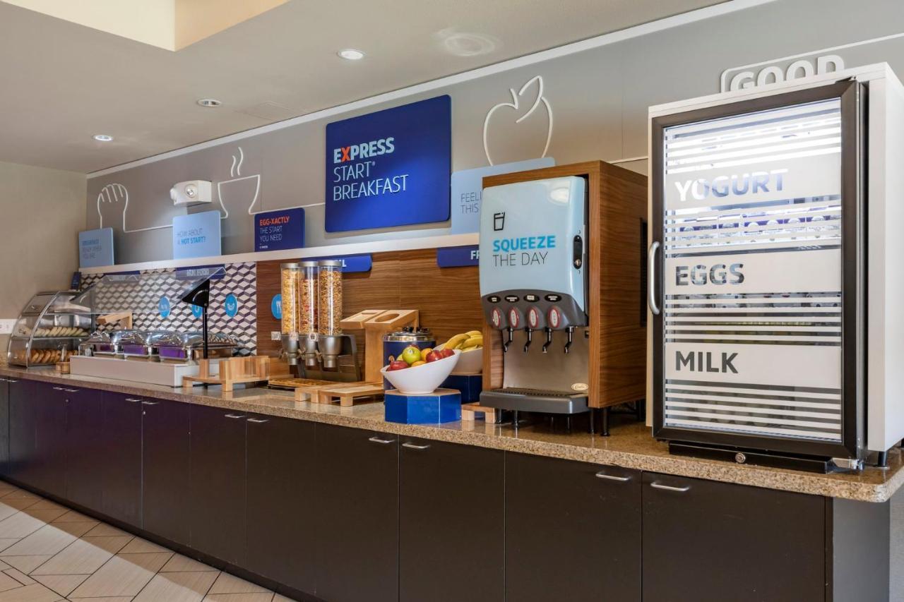 Express & - Coachella Valley By Ihg 3*