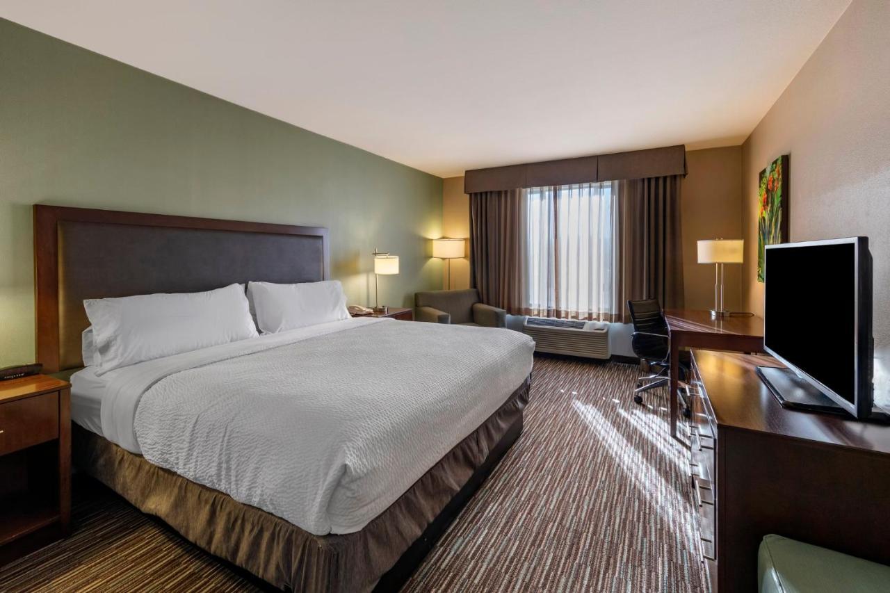 Express & - Coachella Valley By Ihg 3*