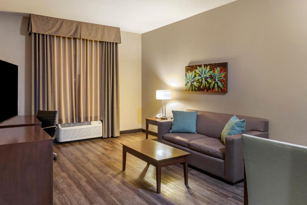 Express & - Coachella Valley By Ihg