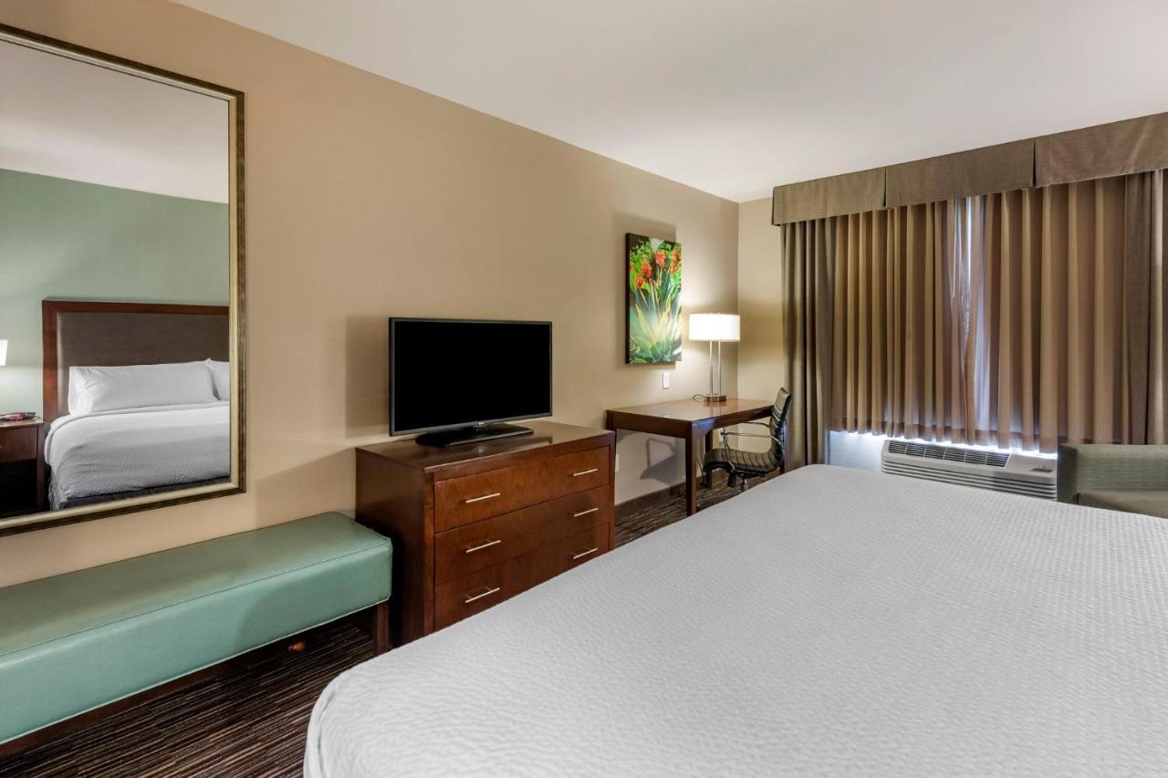 Express & - Coachella Valley By Ihg