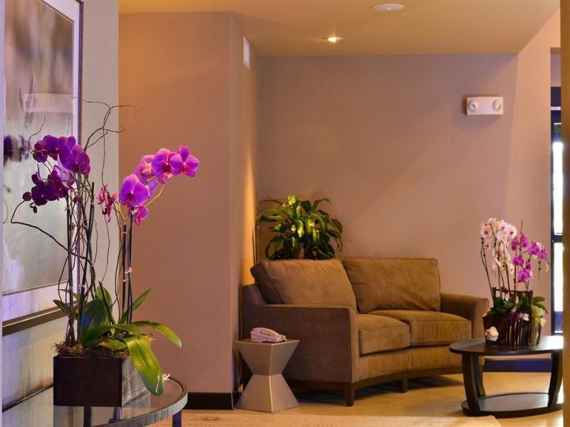 Express & - Coachella Valley By Ihg