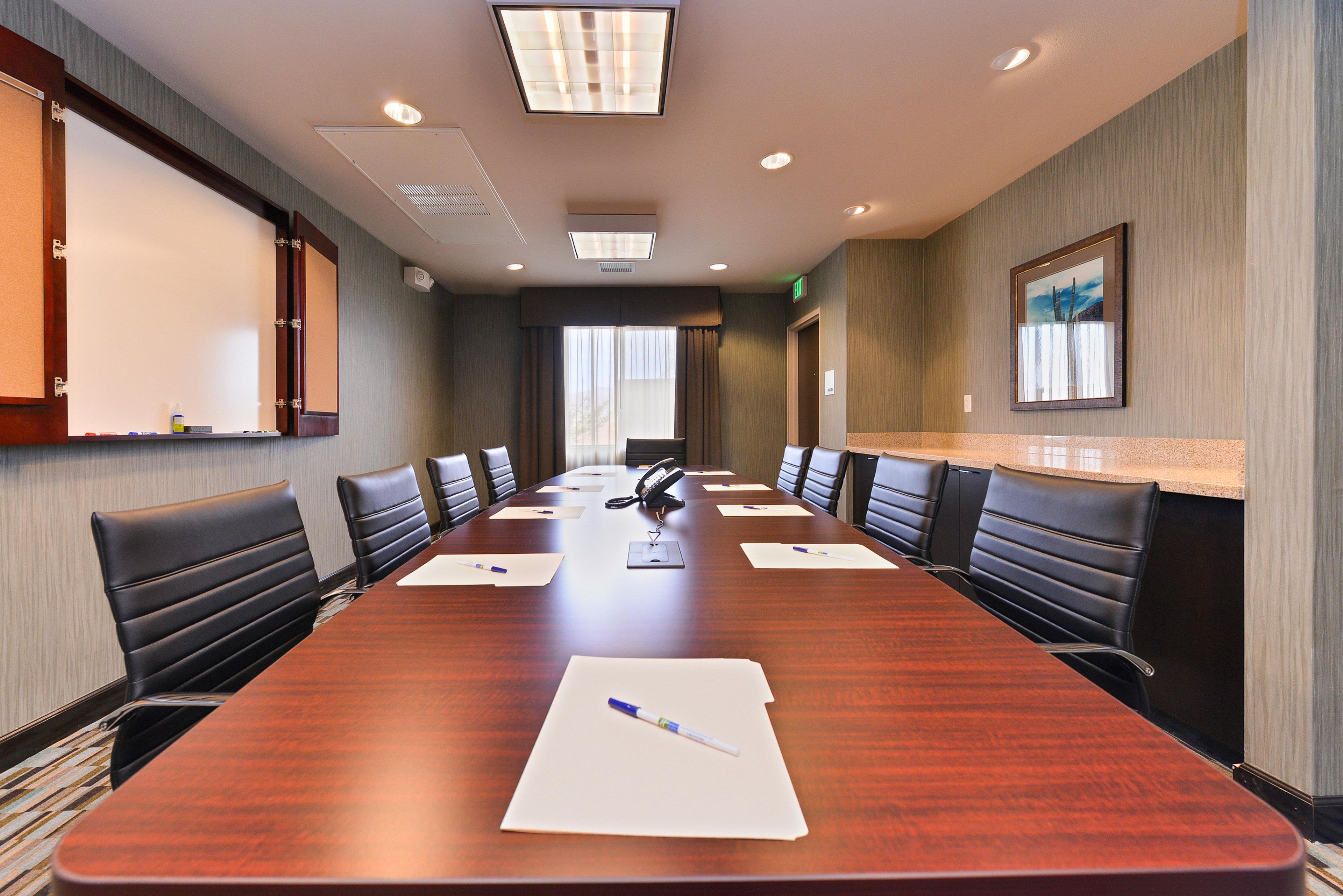 Express & - Coachella Valley By Ihg Hotel 3*