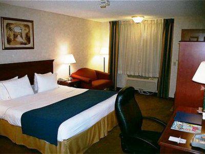 Express & - Coachella Valley By Ihg
